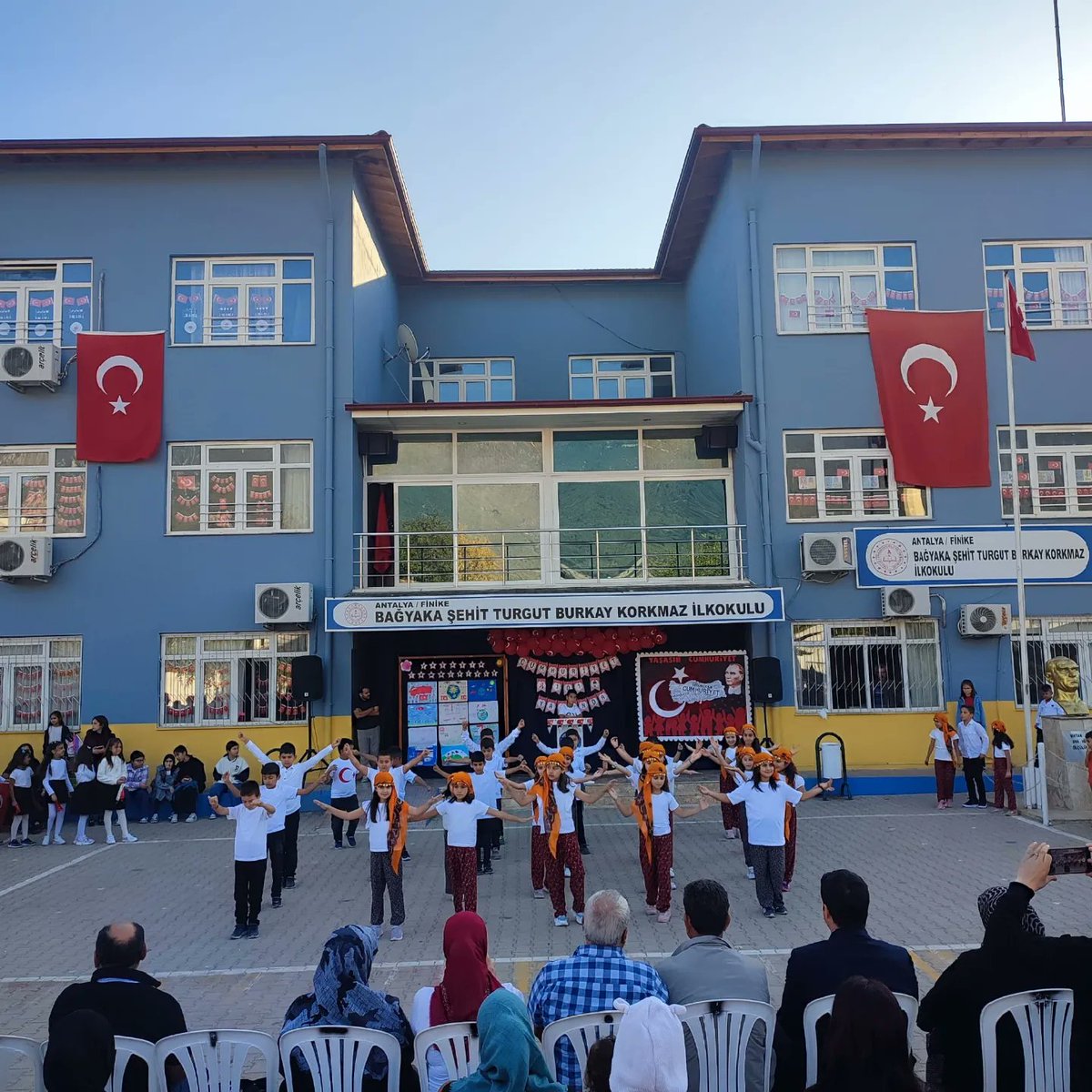 29 Ekim 2024
Cumhuriyet Bayramımız kutlu olsun.
<a href="/finike_ilcemem/">Finike İlçe Milli Eğitim Müdürlüğü</a> 
<a href="/MehtapGKDEMR1/">Mehtap GÖKDEMİR</a>
<a href="/Fnkkaymakamligi/">T.C. Finike Kaymakamlığı</a> 
<a href="/musakazimcelikk/">Musa Kazım Çelik</a>