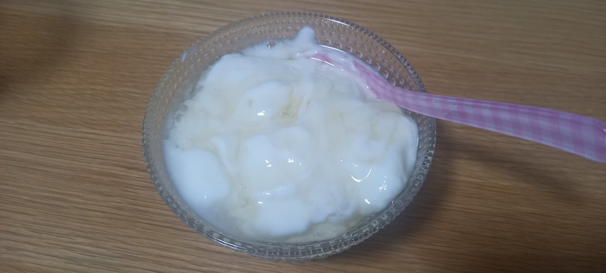 fukami2021's tweet photo. 夜勤明け
ミートソースパスタ
コンソメスープ
バナナヨーグルトアガベシロップ
家でパスタは数年ぶり😂 https://t.co/wQ6OdtLzsN