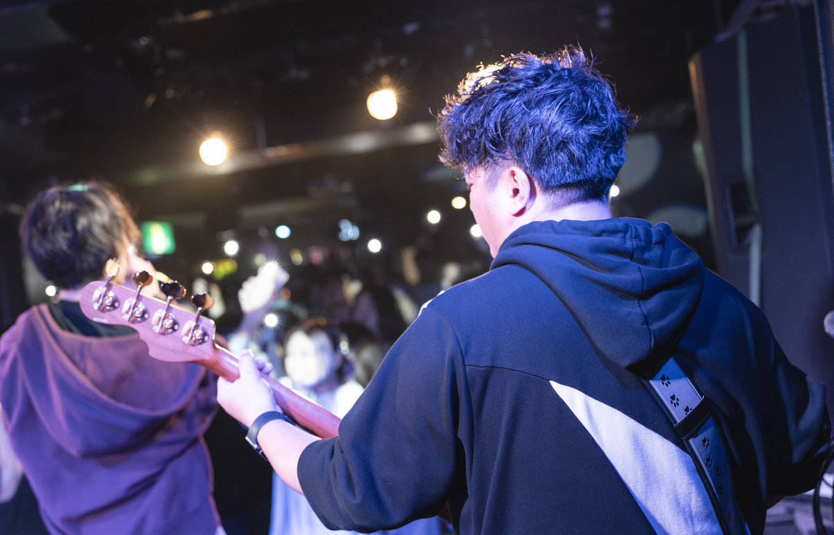 yuuuuseki's tweet photo. LIVE to Live!! vol.3
イケメン♂パラダイス（ORANGERANGEカバー）
めちゃくちゃ楽しかった
ありがとうございました！

皆で青春思い出して楽しめた最高のライブになったな
かっけー写真撮ってもらったから見て見て！！

photo by のりこ さん（ @pho_shi ）

アーカイブまだ間に合うってよ🤫 https://t.co/BtLf9ZJNQO