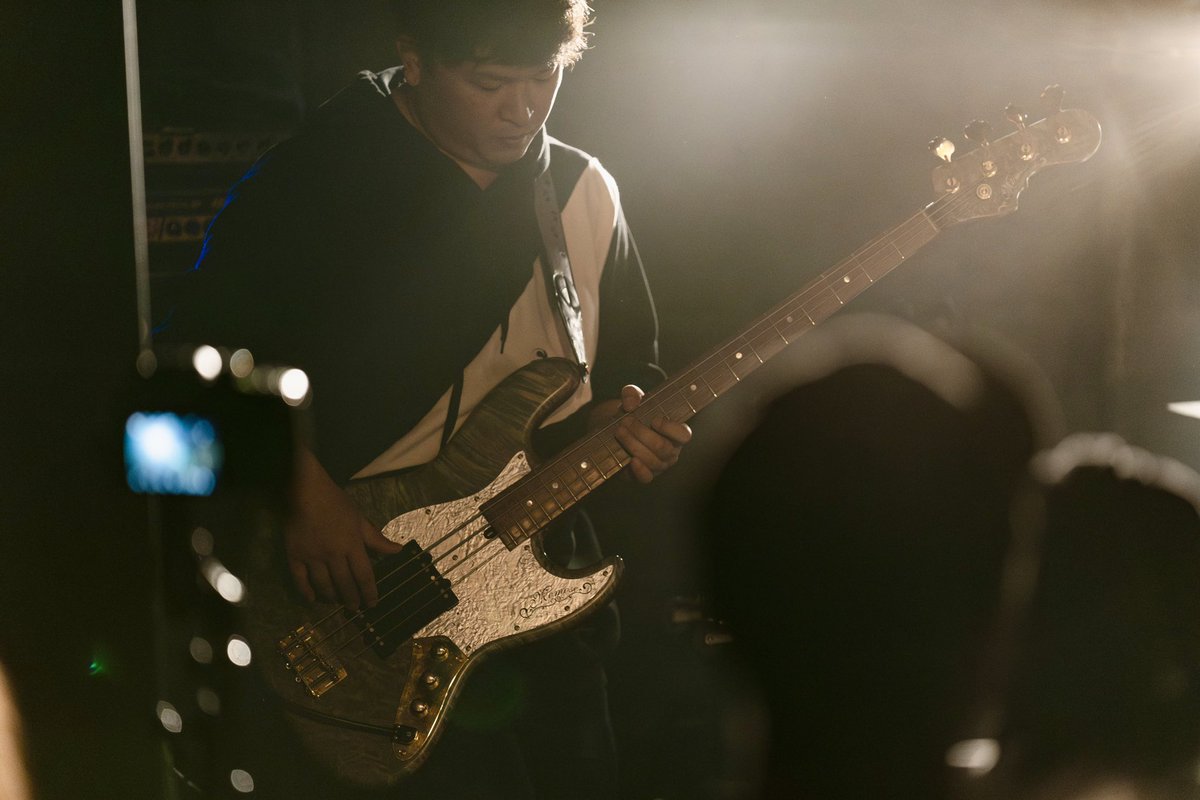 yuuuuseki's tweet photo. LIVE to Live!! vol.3
イケメン♂パラダイス（ORANGERANGEカバー）
めちゃくちゃ楽しかった
ありがとうございました！

皆で青春思い出して楽しめた最高のライブになったな
かっけー写真撮ってもらったから見て見て！！

photo by のりこ さん（ @pho_shi ）

アーカイブまだ間に合うってよ🤫 https://t.co/BtLf9ZJNQO