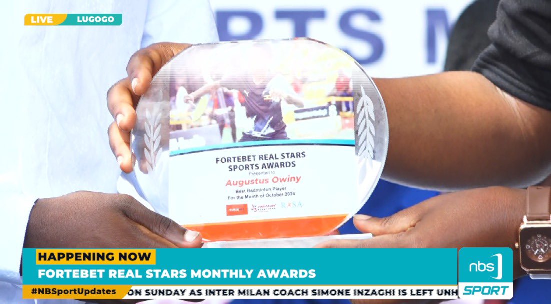 NBSportUg's tweet photo. ๐ October @fortebet_uganda @AwardsReal Winners!
โขFootball โฝ๏ธ: @AllanOkello8 (@VipersSC)
โขRally ๐: Mike Mukula
โขBadminton ๐ธ: Augustus Owiny
#NBSportUpdates #AwardsReal https://t.co/QNVmwtkyP3