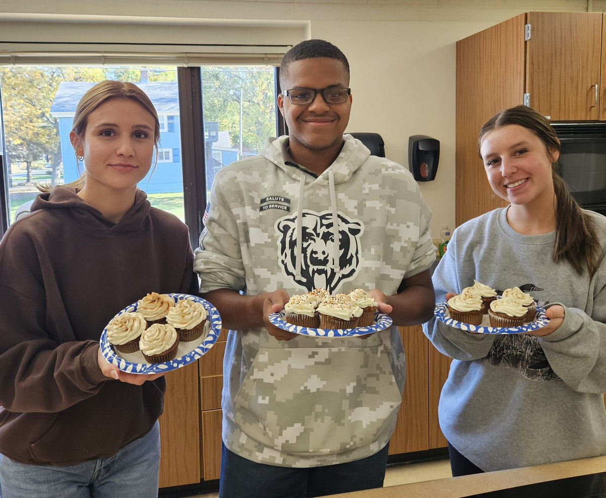 coach_jacobson's tweet photo. Last week, the Baking classes started learning about different spices, nuts and seeds used in baking. They chose to make Spice Cake or Carrot Cake Cupcakes, and they were a hit! 😋#spicecake #carrotcake @wilmotuhs https://t.co/eEi5t6rQl4