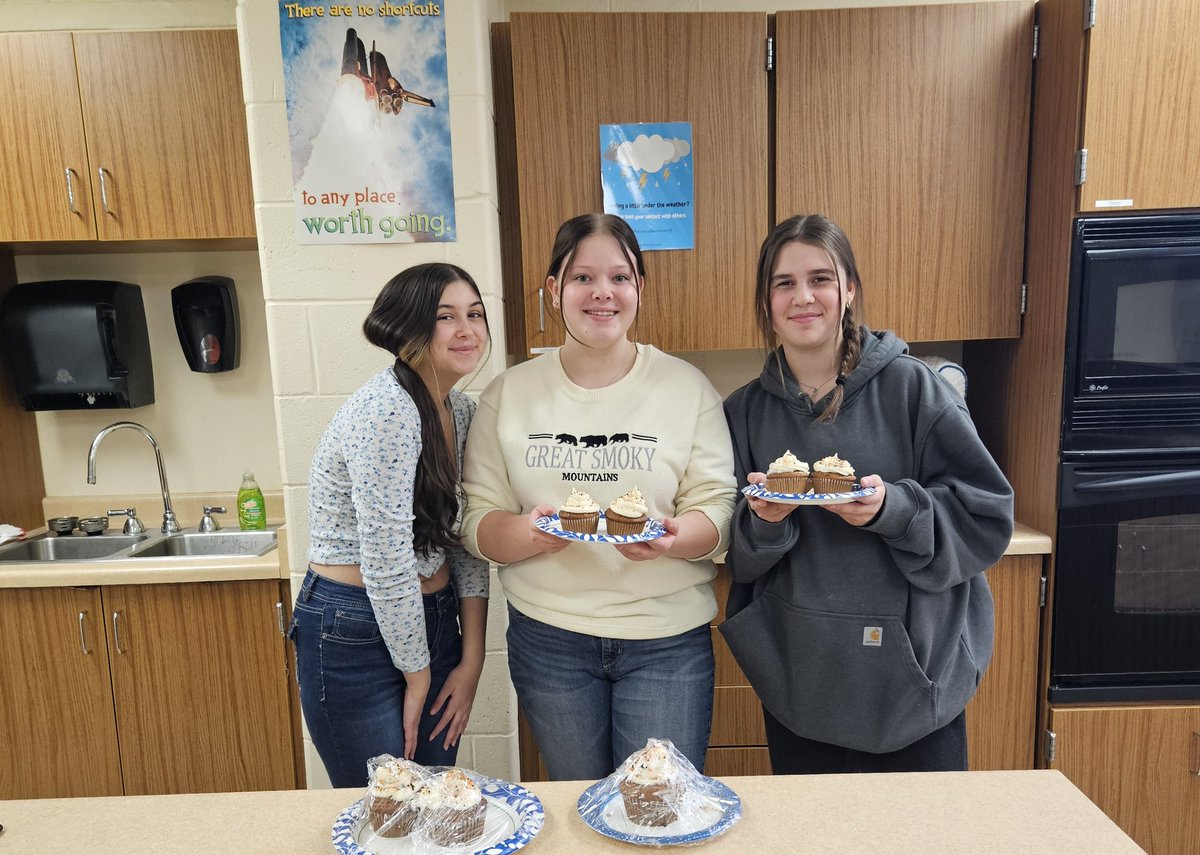 coach_jacobson's tweet photo. Last week, the Baking classes started learning about different spices, nuts and seeds used in baking. They chose to make Spice Cake or Carrot Cake Cupcakes, and they were a hit! 😋#spicecake #carrotcake @wilmotuhs https://t.co/eEi5t6rQl4