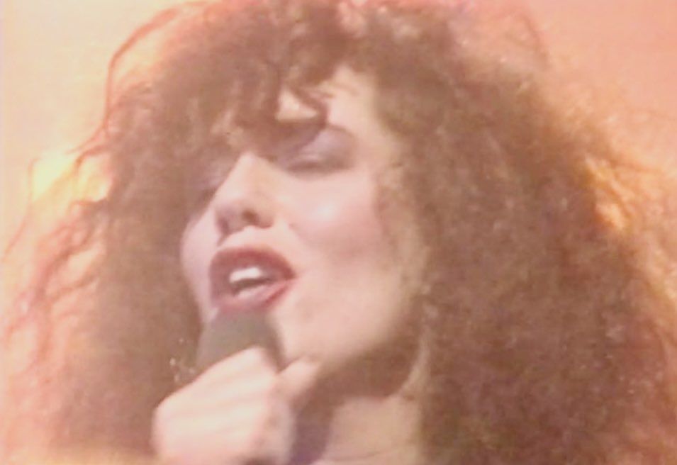 Poplifer73's tweet image. On This Day In Pop!
At number 30 in the charts this week in 1987 and on Top Of The Pops! (29/10/87) Scarlet Fantastic performed ‘No Memory’. 
WHAT A SONG AND PERFORMANCE!
PWL - The Hit Factory #PWLPower
@ScarletFantast @PWLHitFactory 
#TOTP87 #PWLPower 
m.youtube.com/watch?v=NA4Yd_…