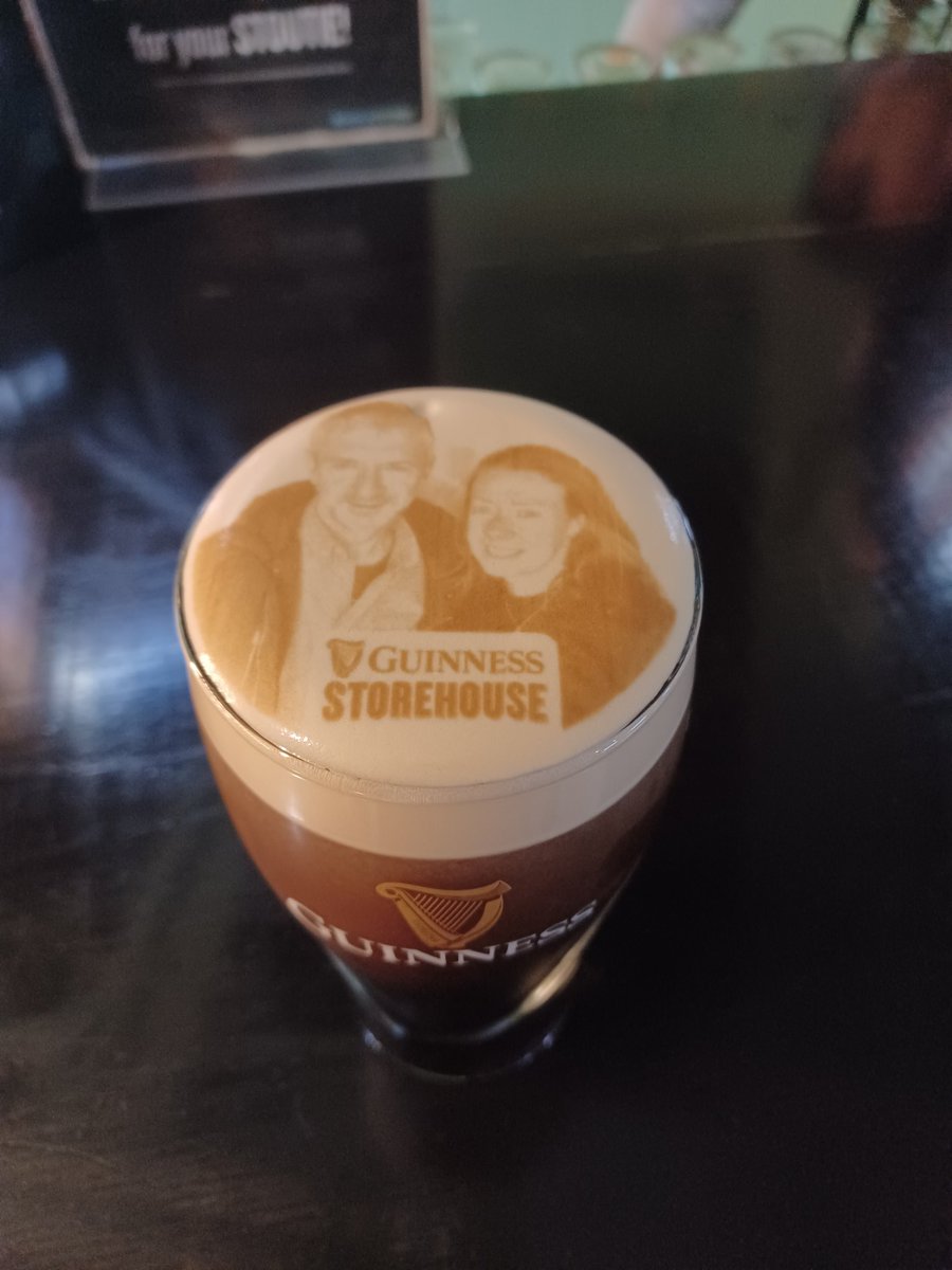 johnwporter86's tweet photo. Our faces on a pint! #guinness #stjamesgate https://t.co/U49B7xZo6h
