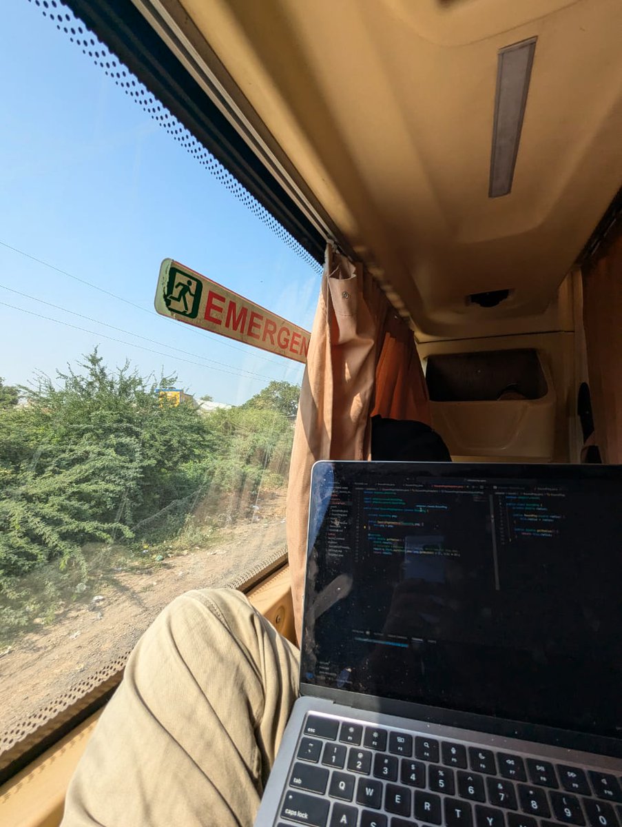 vyashemang99's tweet image. what's stopping you from coding like this? 📃💻🎒