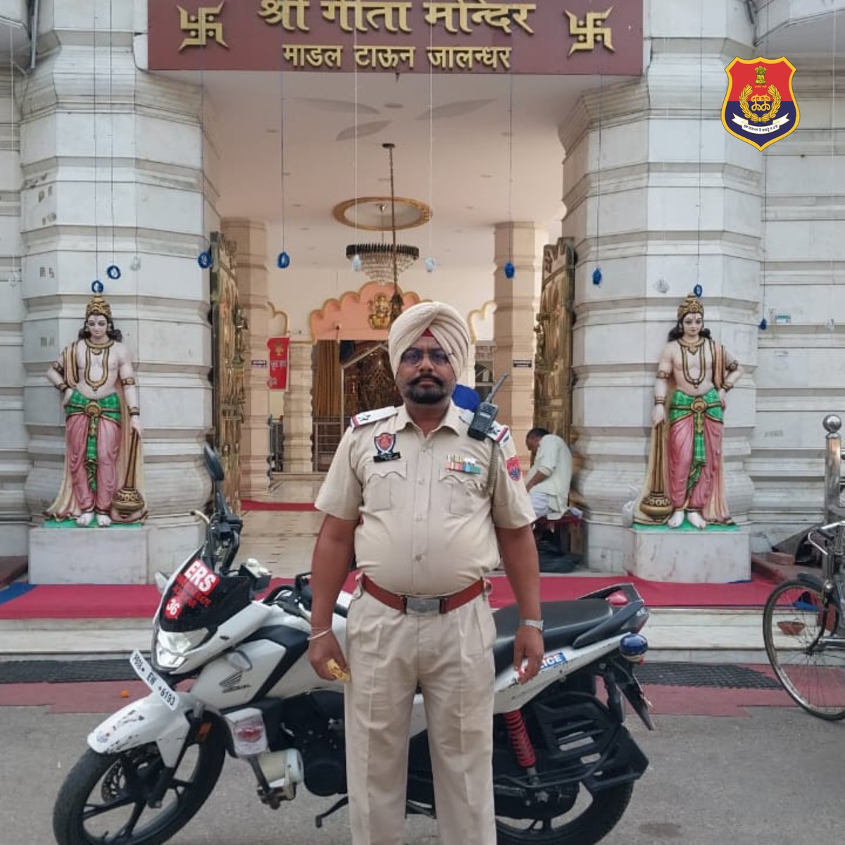 CPJalandhar's tweet photo. With a focus on #PublicSafety during the #FestiveSeason, Commissionerate Police Jalandhar is conducting thorough #Inspections of #Religious places to prevent any untoward incidents and ensure a #SecureEnvironment for all.

#JalandharPolice 
#FestiveSeason
#PublicSafetyFirst https://t.co/ZhAx3RXC24