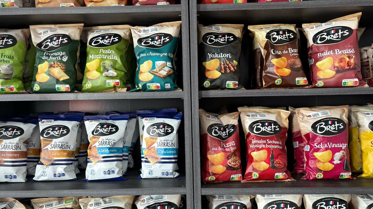 BFMTV's tweet photo. "Chips à l'essence": Brets annule un concours pour une nouvelle saveur en évoquant une erreur de "son stagiaire"
https://t.co/VuvnJOkl8R https://t.co/EoKbRfaxSp