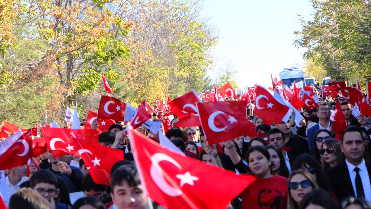 Bu coşku hiç bitmez🇹🇷
İLELEBET CUMHURİYET!
