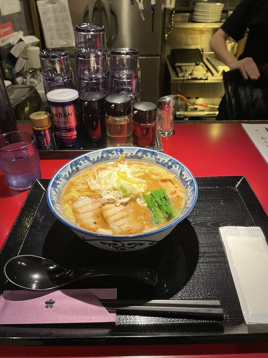 pu04_'s tweet photo. 悔しいからラーメン来てやった！！ https://t.co/ycVMf20fDq