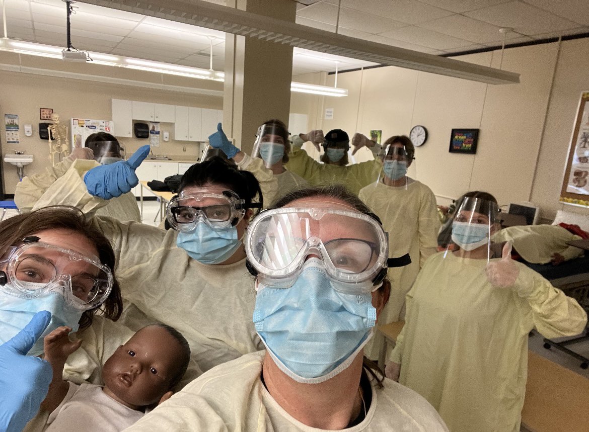 ArthurVoaden's tweet photo. Ms. Smith-Hudson and the Grade 11 Health Care class learned how to don Personal Protective Equipment (gown, mask, eye protection, and gloves) today. #PPE #healthcare #protection #handsonlearning https://t.co/DfpQY9vzAc
