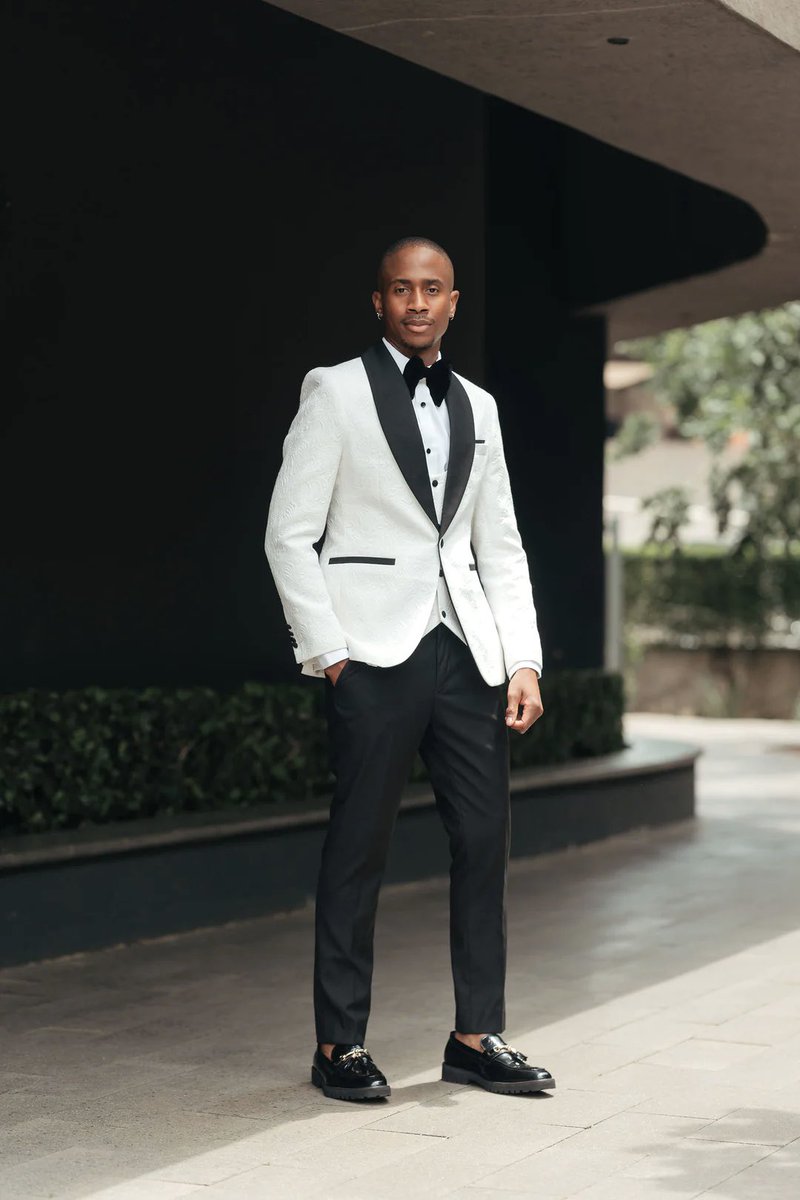 Busanimen's tweet photo. Dress to impress on your special day💍

Our Groom and Groomsmen packages start at R22,500, including tailored suits, shirts, ties, and accessories 2 Shop online at https://t.co/6VdHoQbl2a! 2 Consultations:
Tel| 087-188-3378
WhatsApp | 071-172-0423 https://t.co/2vkxnImsD5