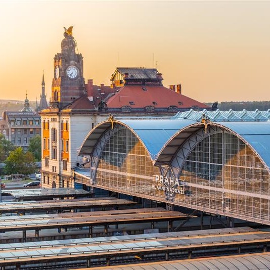 EU_Commission's tweet photo. Europe’s achievements ride on rails.

Some examples of our recent initiatives for 🇪🇺 railway system:

→ 10 EU pilot projects to boost cross-border rail, including night trains
→ the trans-European transport network that requires trains travelling at speeds of at least 160 km/h by 2040;
→ the Women in Rail Award, recognising vital contributions of women in the rail sector.
