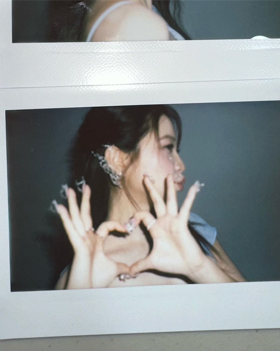 <a href="/RVsmtown/">Red Velvet</a> [INSTAGRAM POST] - 7P

this genre is fantasy. 🧝🏼‍♀️
instagram.com/p/DBtDUCDv-nb

<a href="/RVsmtown/">Red Velvet</a> #RedVelvet #레드벨벳 #Yeri #예리 #Cosmic 
241029 · 19:00:52 KST