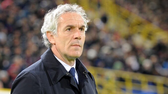 MilanTMN's tweet photo. Roberto Donadoni:

"No es Fonseca el que está renunciando a Leão, es el propio Leão quien se está renunciando asimismo."

"Por varios motivos el Milan todavía no ha encontrado su dimensión de juego. Creí que después del Derby los iba a lanzar definitivamente, pero no fue así. La mano de Conte en Napoli se nota porque dió convicción y el ser compacto al grupo, pero Fonseca ha tomado decisiones con mucho coraje. Contra Udinese, por dar un ejemplo, teniendo varias bajas optó por dejar a Leão en la banca y aún así jugó una media hora de bellísimo fútbol y luego defendió con el corazón. El grupo está con él."

"Espero que Milan luche por el Scudetto hasta el final por el bien del campeonato. A los Rossoneri no les falta mucho para dar el salto de calidad definitivo, pero cuando tienes un nuevo entrenador lo prudente es dar algo de tiempo para que los jugadores asimilen sus ideas de juego."

"Si bien Morata no ha anotado mucho, este es una mano al equipo participando en las maniobras son balón y abriendo muchos espacios. Nunca renunciaría a alguien como él. El discurso es diferente con Leão, ya que está pasando por problemas que ya mostró en el pasado. Así no tendrá continuidad de rendimiento y no tiene sentido discutir su calidad. No es Fonseca el que está renunciando a Leão, es el propio Leão quien se está renunciando asimismo."
