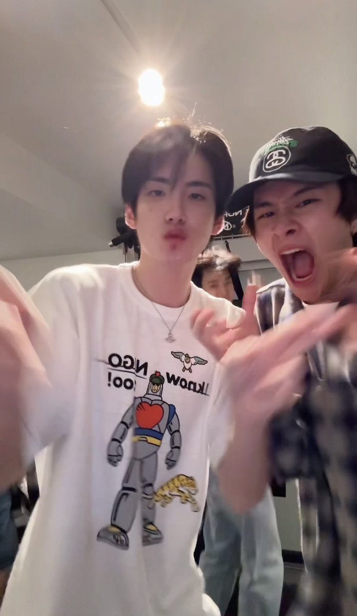 kimjongaa's tweet image. เทสที่สร้าง                                   ร่างที่เป็น