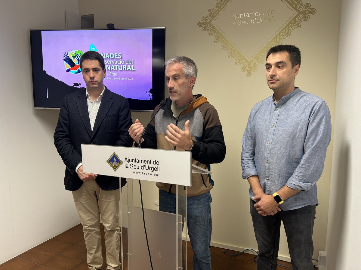 RàdioSeu (@radioseu) on Twitter photo #EnImatges Presentació a l'<a href="/ajlaseu/">Ajuntament de la Seu d'Urgell</a> de les 3es Jornades de Conservació del Medi Natural Alt Pirineu i Aran. La iniciativa se celebrarà els dies 16 i 17 de novembre. #EnImatges Presentació a l'<a href="/ajlaseu/">Ajuntament de la Seu d'Urgell</a> de les 3es Jornades de Conservació del Medi Natural Alt Pirineu i Aran. La iniciativa se celebrarà els dies 16 i 17 de novembre.