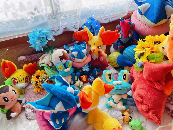 Please excuse me from this account!This is the corner of TAR-SHICHI's previous photos and the motif animals of the three Karos families that decorate the coin bank.
