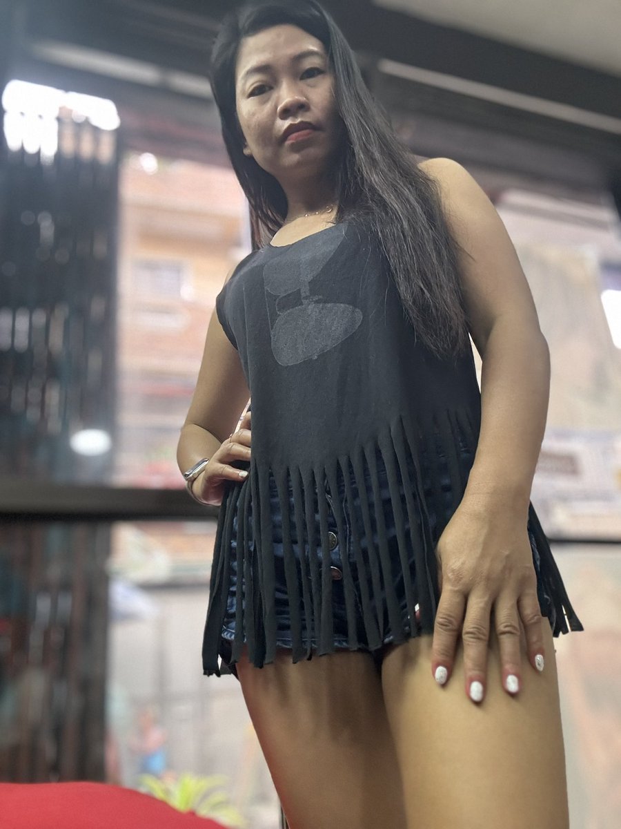 Sierra_Manila's tweet photo. Just had my new manicure and pedicure!Who wants to reimburse?come on slave do your job!
#findom #walletdrain https://t.co/rKJ0ZLXMwf
