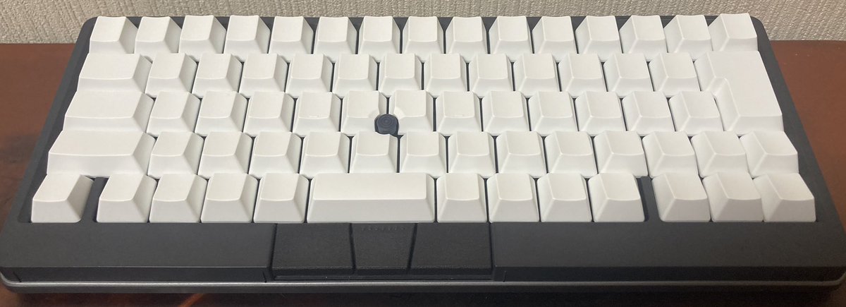 icchoco's tweet image. こいつを、こうして、こうじゃ！

かなりイメージ変わった！

#HHKB #HHKBstudio #HappyHackingKeyboard