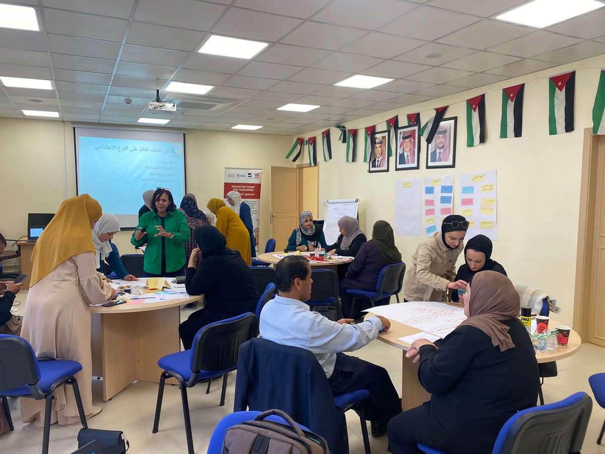 jordanriverfdn's tweet photo. جلسات تدريبية حول الإحالة الآمنة والحماية من العنف المبني على النوع الاجتماعي نفذها قطاع الاستشارات والتدريب في نهر الأردن ضمن مشروع "محميون اليوم وغدا" لمجموعة من موظفي الجمعيات التابعة لوزارة التنمية الاجتماعية في المفرق.
@DRC_ngo
@HI_MiddleEast
@UKinJordan
#JRF
#JRCSP https://t.co/eCgOMp1NGA