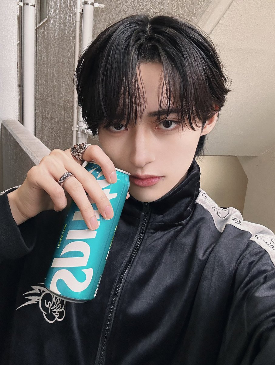 taro_lvsk's tweet photo. sprite美味🩵 https://t.co/lI5yfQOUm6