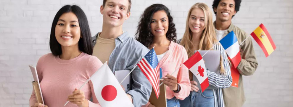 studyrama's tweet image. Etudier à l’#international : tout savoir sur les séjours et #stages à l’étranger avec Julien Faliu, co-fondateur de @expat_blog 

L’interview est en ligne ici : bit.ly/3C421Ha