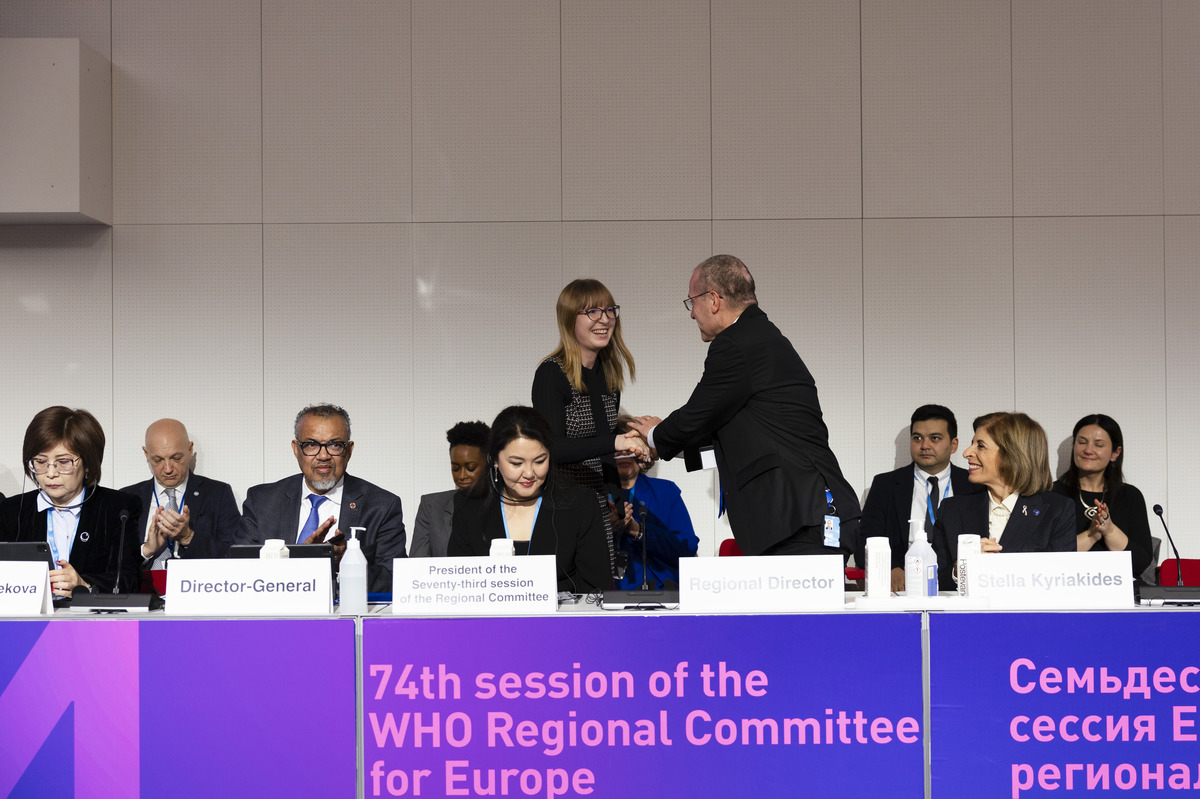 WHO_Europe's tweet photo. "Evidence proves that when youth voices are at the centre of decision-making there is increased trust by societies in science” 

#Youth4Health and EHP Partnership on Youth representative @cickatja explained why engaging youth is vital in her #RC74CPH address👇 https://t.co/M06RbJeCBT
