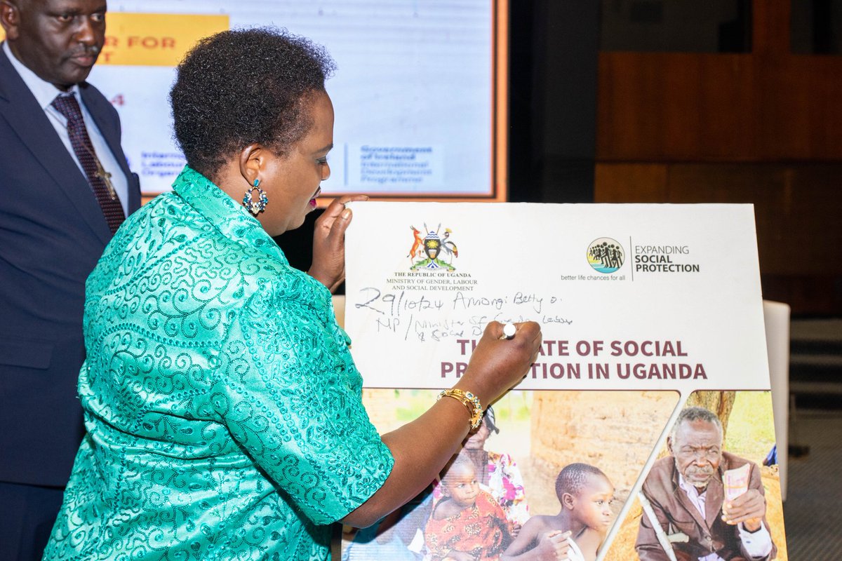 EasyGuy256's tweet photo. Hon. @BettyAmongiMP has launched the National Social Protection Strategy, State of Social Protection Report & Investment Case.
It's will be key to boost productivity, tackling poverty & inequality.
#SocialProtectionMonth24
#SocialProtectionUg https://t.co/Q5MeXqppRG