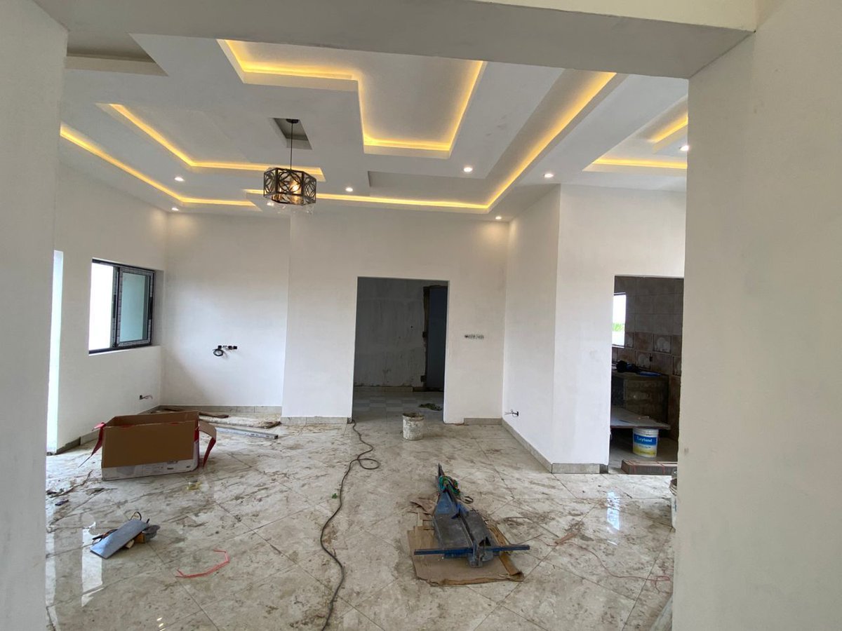 immoask's tweet photo. Appartement neuf à l'étage, parfait pour les familles : 3 chambres avec salles de bains privatives, vaste salon/salle à manger, grande cuisine, 3 balcons, terrasse et garage privé. Cour unique pour plus d'intimité. #Immobilier #Location #ImmobilierTogo

https://t.co/alYB2tsIGh https://t.co/wIpNVlSWRF