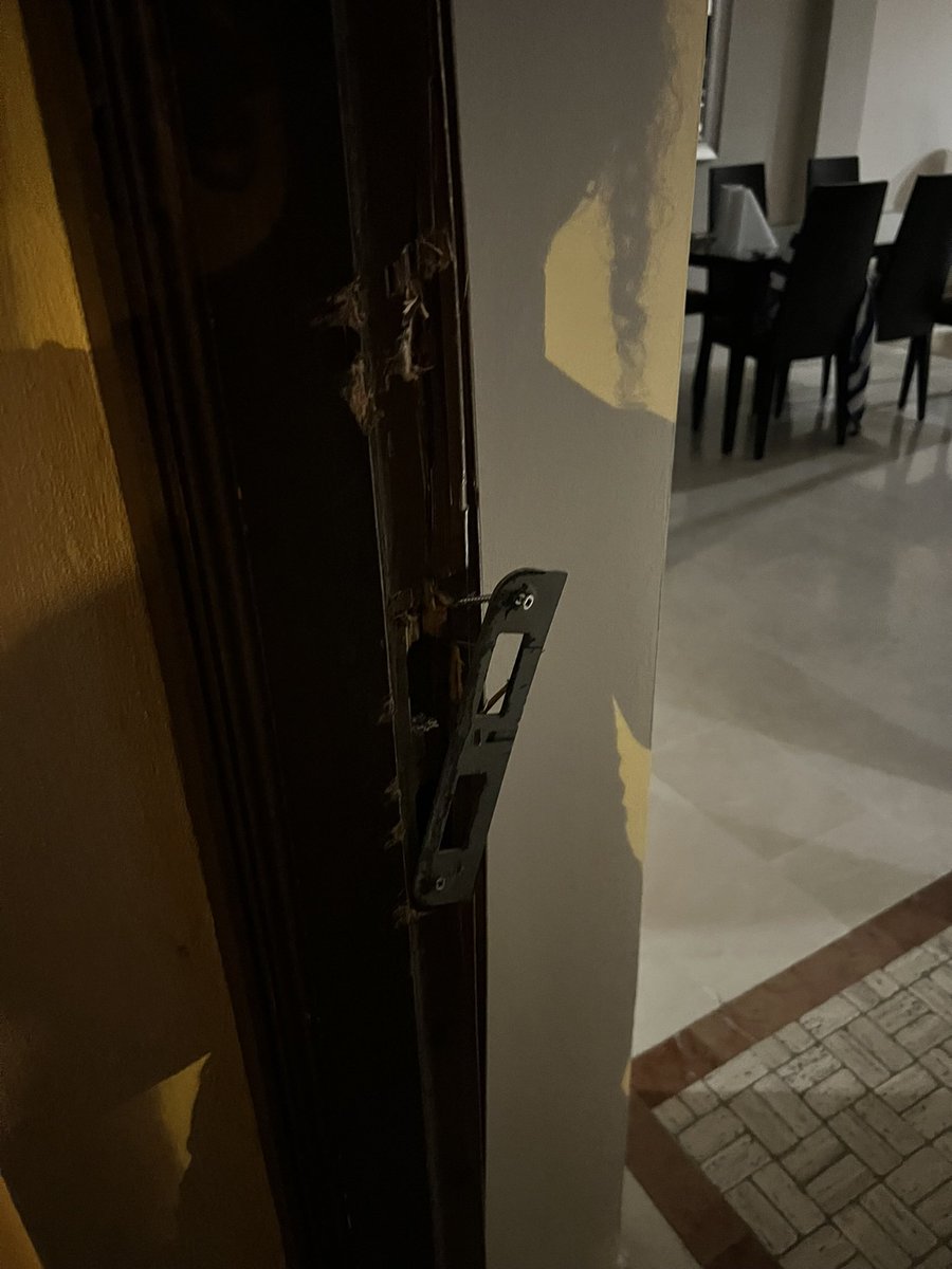 Histys's tweet photo. Complete disappointment with @WyndhamHotels. Break in during our stay with a crowbar, leading to €10000 in losses. No initial support Poor security no compensation- turned our family vacation into a nightmare. Travelers, beware if you value safety and service. #WyndhamGrand https://t.co/T7FLvuYzG4