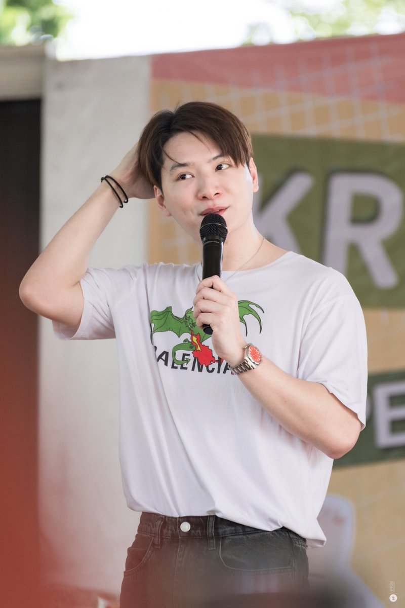 hippdaii's tweet photo. คนที่เกาหัวได้น่ารักขนาดนี้ ✨💕
@kristtps 

#KristBDCharity2024 
#KristPerawat https://t.co/AVS5Sv4JoS
