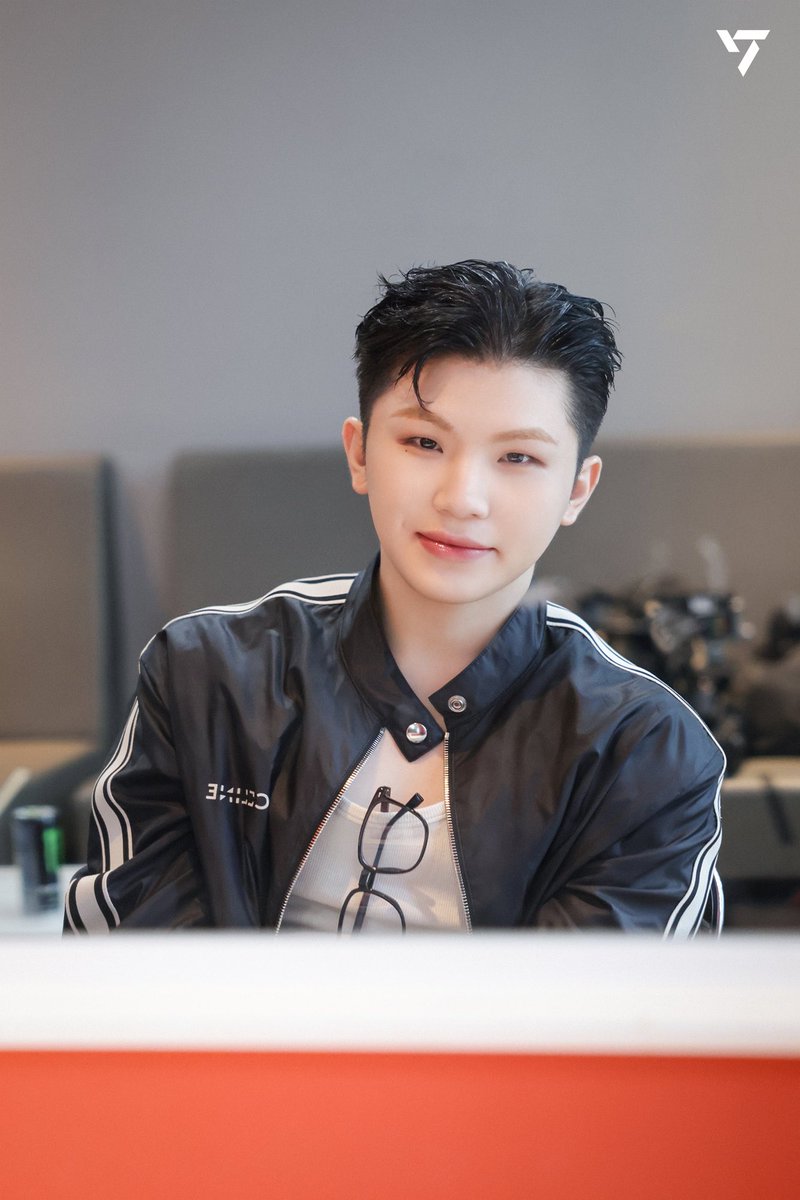 woozimedia's tweet photo. love, money, fame photo sketch #우지 https://t.co/pXMSPIyYxt
