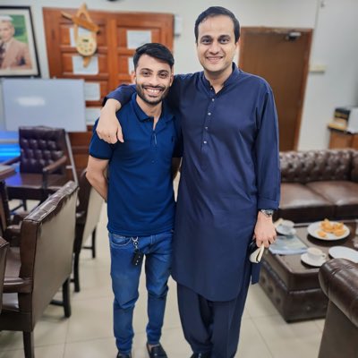 #NewProfilePic

My Mentor <a href="/murtazawahab1/">Murtaza Wahab Siddiqui</a> Bhai❤️