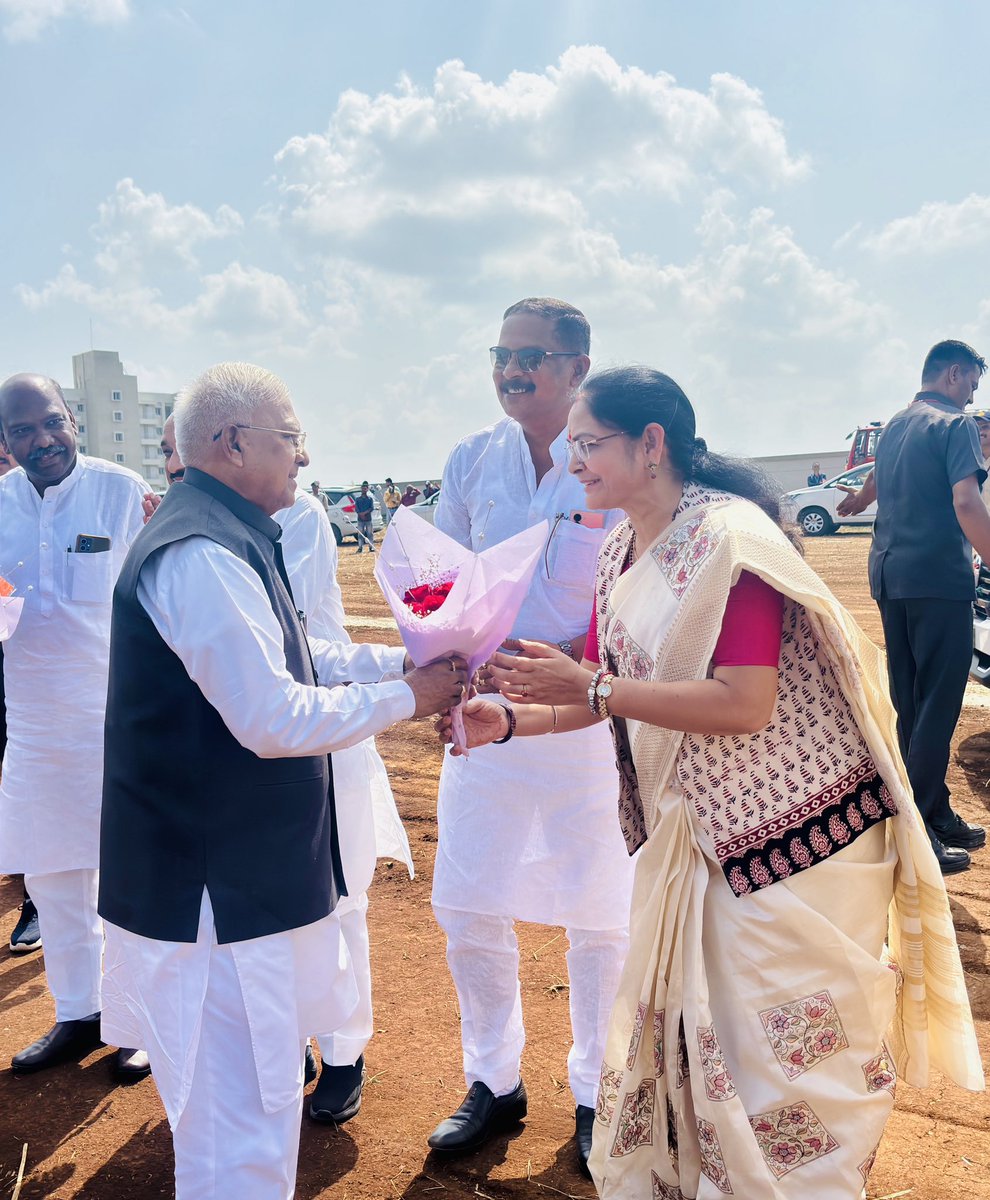 bhartipardhimp's tweet photo. #शासकीय_चिकित्सा_महाविद्यालय_सिवनी का लोकार्पण कार्यक्रम
➖
प्प्रधानमंत्री श्री #नरेन्द्र_मोदी द्वारा शासकीय चिकित्सा महाविद्यालय सिवनी का वर्चुअल माध्यम से लोकार्पण किया, कार्यक्रम महामहिम राज्यपाल श्री मंगूभाई पटेल के मुख्यातिथ्य में संपन्न हुआ ।#healthdepartmentmp https://t.co/N1phUAwqvZ