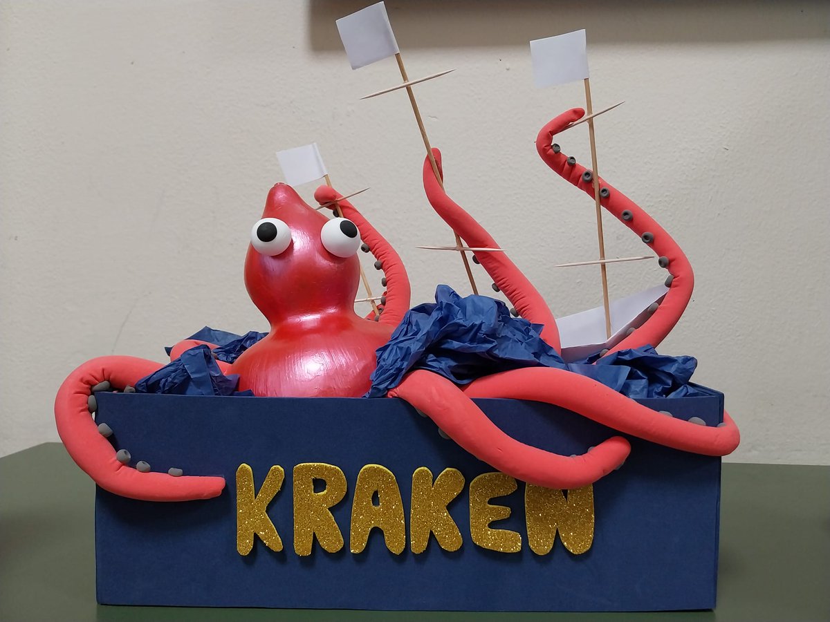 IESNunezdeArce's tweet photo. 1st of Baccalaureate students at IES NÚÑEZ DE ARCE have transformed pumpkins into literary, mythical and movie monsters. Soon they will give us their business cards. #Halloween #learningsituations #ESL https://t.co/MC2fR3037a