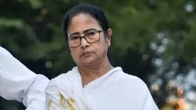 NewsAlgebraIND's tweet photo. BIG NEWS 🚨 PM Modi gets emotional at the event.

He said "I apologize to all the elderly people above 70 years of age in Delhi and West Bengal that I will not be able to serve you"

"Delhi and West Bengal State Govts have not implemented Ayushman Bharat scheme because of their political interests" - PM