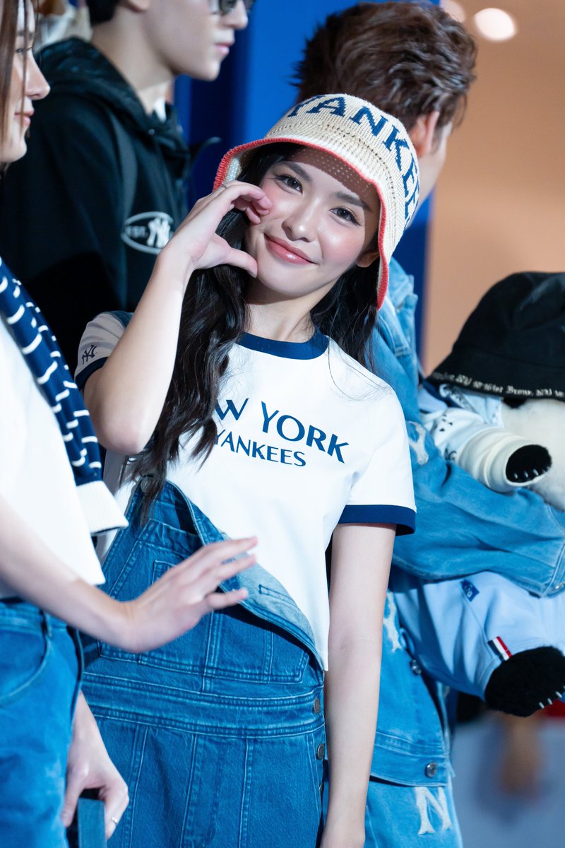 Apple_LK927's tweet photo. น่ารักเกินไป 😍

ADLK OPENING MLB
#MLBThailandxAL
#lookkaewkamollak https://t.co/0pnuO4C9k9