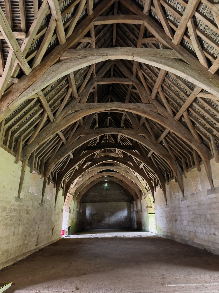 LadyGrace27's tweet photo. The barn stands as a monument to the building techniques of yesteryear...
Tithe barn, Bradford on Avon. 

#tuesdayvibe #tithebarn #saxonbarn #outandabout https://t.co/J7AcsiG2Y7