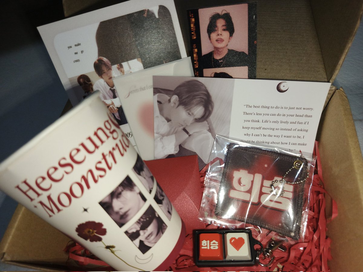 bambihiee's tweet photo. ✶ Received my #HeeGotMeMoonstruck CSE Kit po! Thank you po and super duper love the fidget keycap @for__ipeun ☺️🫶 ✶ https://t.co/y5iEYCbyYQ