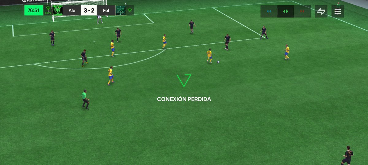 Alex43732729's tweet photo. @EASFCMOBILE I beat him 3 to 2, it says connection lost but we both have the green pin 🤔 https://t.co/TO60ERkEAV