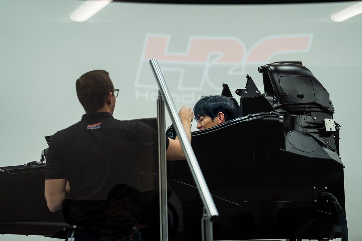 kakunoshin_ohta's tweet photo. Announcement 🇺🇸

ホンダ•レーシングより発表がありました通り、11月にデイトナにて行われるIMSAの公式テストに参加します。
マシンはアキュラのLMDhマシン、ARX-06です。

10月に２度アメリカに行き、HRC USでのシミュレーターとLMP2車両での走行で準備を進めてきました。

今回の走行が非常に楽しみですし、今後に向けても大事なテストになるので全力を尽くします！

I’m going to participate in the Imsa official test which will be held in Daytona International speedway.  I am very looking forward to drive the Acura ARX-06 for the first time.I've already been to the US twice in October to do some simulator work at HRC US and to drive LMP2 car, so I'm fully prepared.