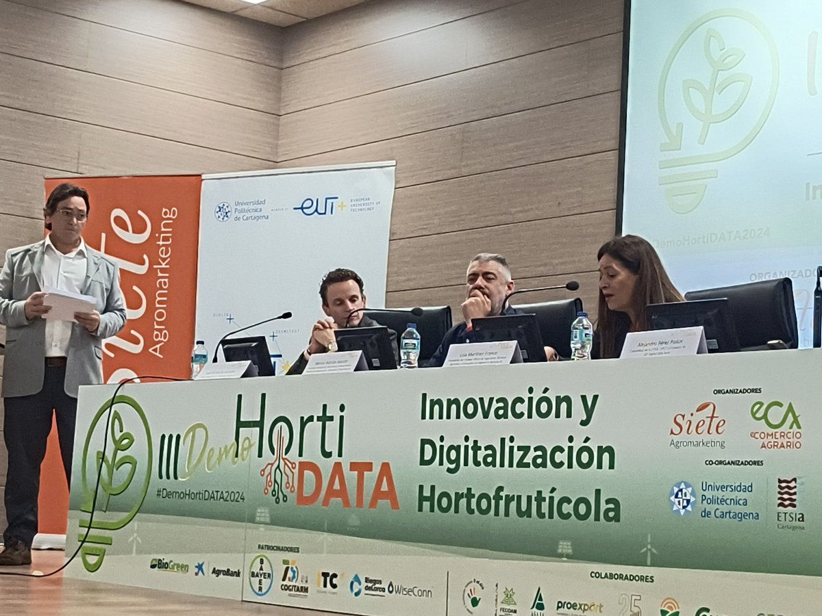 HortiData's tweet image. ↘️ Tenemos que traer nuevas ideas, nuevas #tecnologías, y seguir investigando en temas que sean provechosos con la colaboración de las administraciones públicas.↪️ Esto es una de las principales conclusiones de esta #tertulia 👉🏽 III #DemoHortiDATA2024
