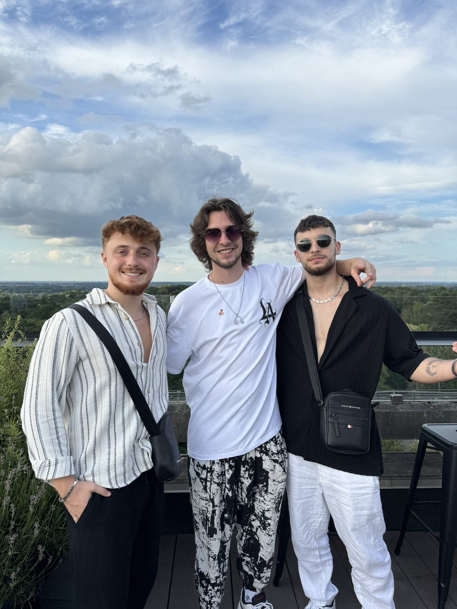 Jeremybtc's tweet photo. GM to everyone who says GM 🦍 https://t.co/6wSr63a7vi