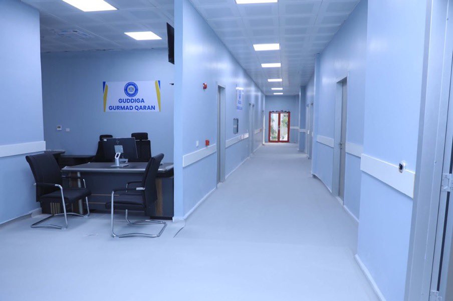 Somalicabletv's tweet photo. #Somalia’s Prime Minister @HamzaAbdiBarre inaugurated the largest Emergency Centre in the nation at Madina Hospital in #Mogadishu. This new facility is designed to handle up to 200 patients with critical injuries and offering advanced medical treatment. https://t.co/NQD8NSPoWH