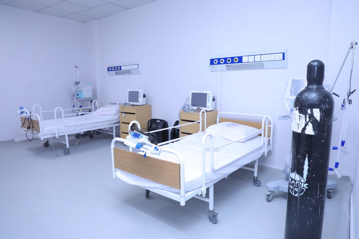 Somalicabletv's tweet photo. #Somalia’s Prime Minister @HamzaAbdiBarre inaugurated the largest Emergency Centre in the nation at Madina Hospital in #Mogadishu. This new facility is designed to handle up to 200 patients with critical injuries and offering advanced medical treatment. https://t.co/NQD8NSPoWH