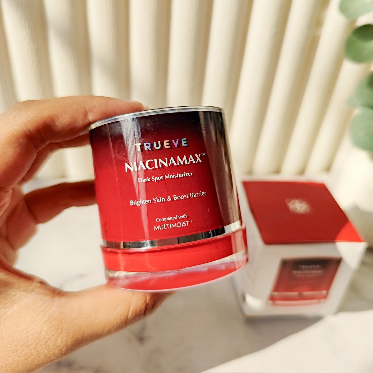skincherrys's tweet photo. nyobain moisturizer baruu.. ini tuh kandungannya mantep banget, niacinamide digabung sama AHA BHA,   emang boleh?? https://t.co/9L76yTlnBw