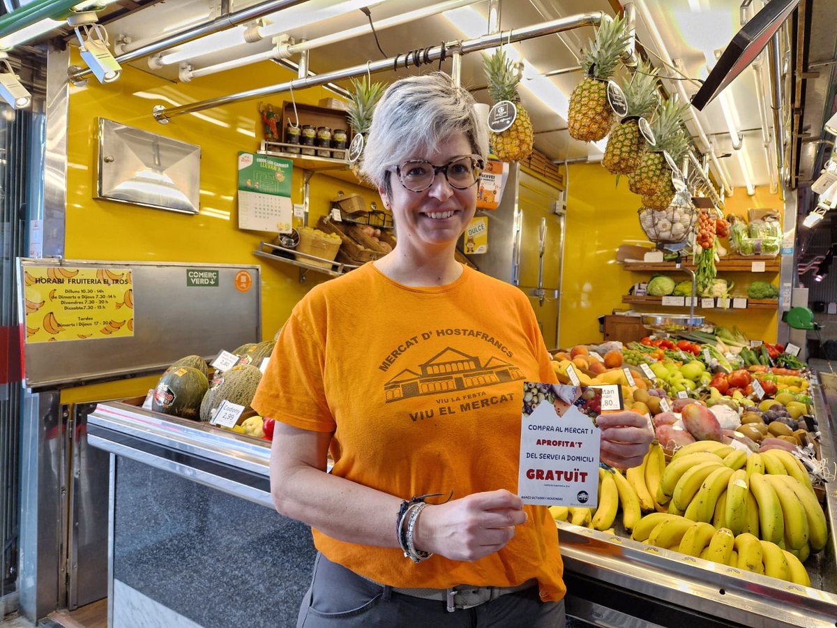 sants3radio's tweet image. El #Mercat d’#Hostafrancs estrena nou servei a #domicili, gratuït durant els mesos d’octubre i novembre.📦🚚
Al #SantsMontjuïcAlDia entrevistem la Laura de l'Associació de Venedors del Mercat d’Hostafrancs. 

🎧Audio👉go.ivoox.com/rf/135314788
📰Notícia📸👉el3.cat/noticia/98308/…
