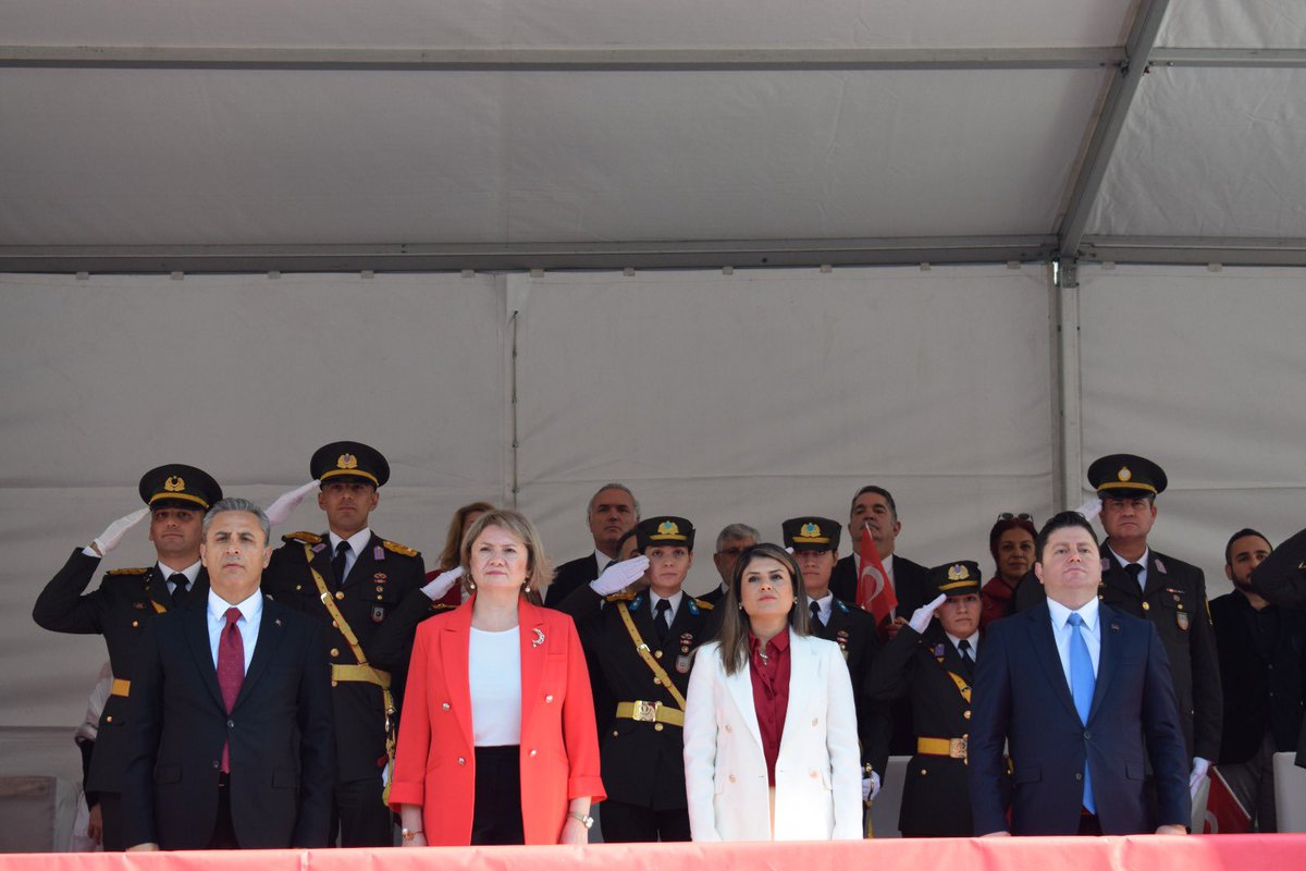 29 Ekim Cumhuriyet Bayramı 101. Yıl dönümü Kutlama Programı Bağdat Caddesi’nde büyük bir coşku ve sevinçle gerçekleştirildi. 

#29EkimCumhiyetBayramıKutkuOlsun