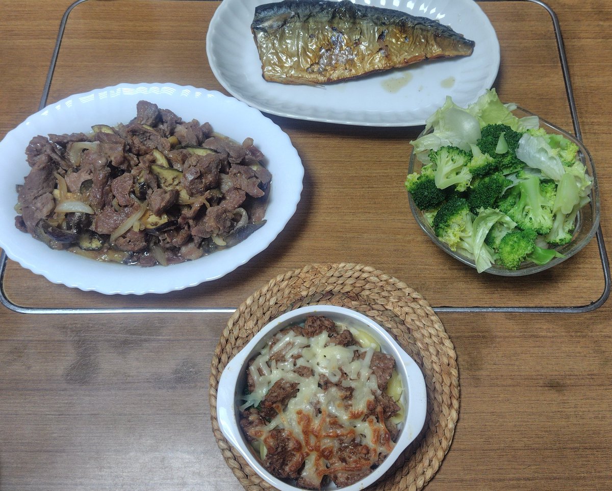 ariari20's tweet photo. 今日は朝から魚が食べたい気分で、でも29日だからお肉も・・・ということで、こちらを↓
ラムせせりは、製造者さんが以前と変わったのかな？
より我が家好みの味になり、美味しかった😋

 #Soio さんの #みんなのハンバーグ は、アレンジで😊
(詳細はリプに) https://t.co/0wlCRSlvB5
